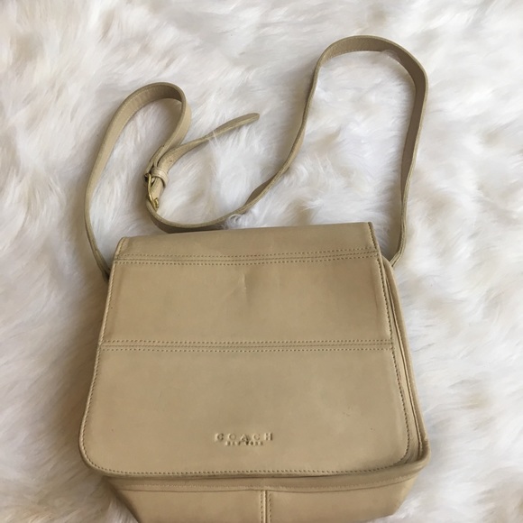 Authentic Coach Messenger / Crossbody - Picture 1 of 7